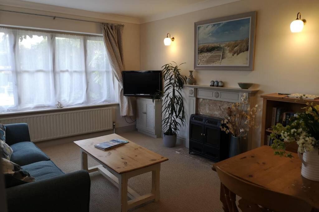 Blakeney Norfolk Bramble Lodge ***Self Catering*** Exterior photo